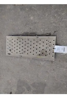 FREIGHTLINER CASCADIA 125 2018UP DECK (CATWALK) STEP