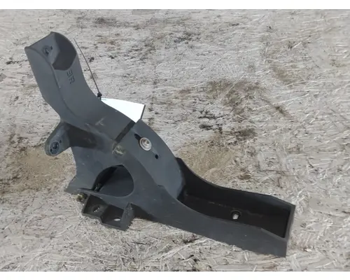 FREIGHTLINER CASCADIA 125 2018UP FAIRING BRACKETMOUNT