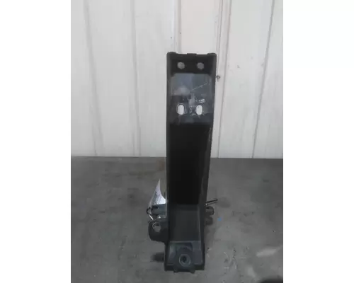 FREIGHTLINER CASCADIA 125 2018UP FAIRING BRACKETMOUNT
