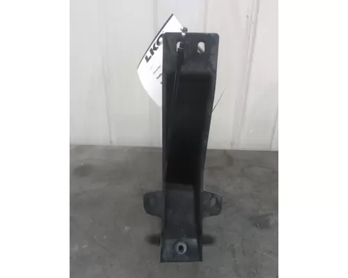 FREIGHTLINER CASCADIA 125 2018UP FAIRING BRACKETMOUNT