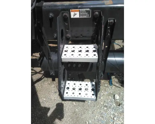 FREIGHTLINER CASCADIA 125 2018UP FRAME STEP