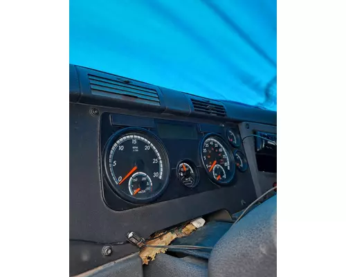 FREIGHTLINER CASCADIA 125 2018UP GAUGE CLUSTER