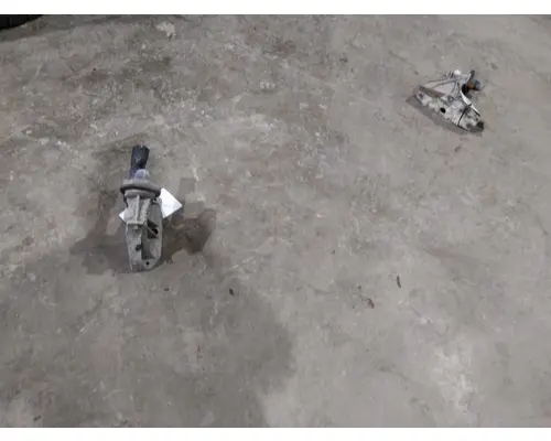 FREIGHTLINER CASCADIA 125 2018UP HOOD BRACKET