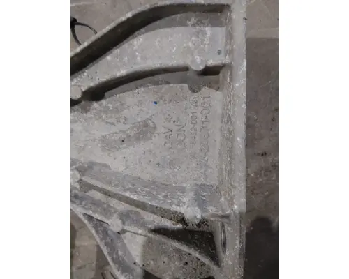 FREIGHTLINER CASCADIA 125 2018UP HOOD BRACKET