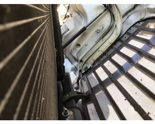 FREIGHTLINER CASCADIA 125 2018UP HOOD BRACKET