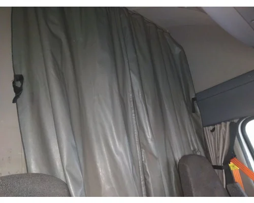 FREIGHTLINER CASCADIA 125 2018UP SLEEPER CURTAIN