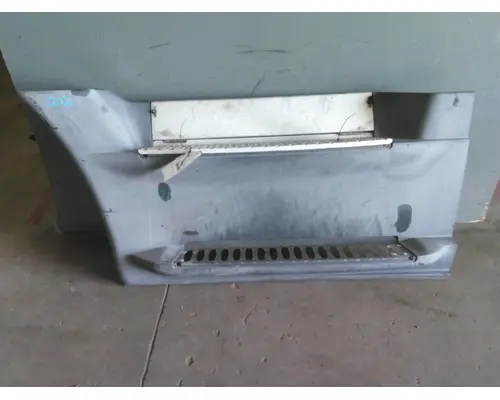 FREIGHTLINER CASCADIA 125 EVOLUTION CAB SKIRTSIDE FAIRING