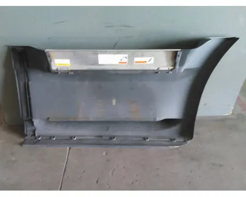 FREIGHTLINER CASCADIA 125 EVOLUTION CAB SKIRTSIDE FAIRING