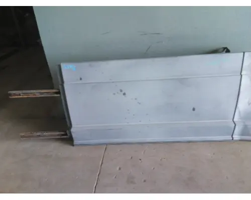 FREIGHTLINER CASCADIA 125 EVOLUTION CAB SKIRTSIDE FAIRING