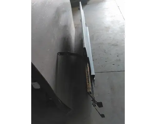 FREIGHTLINER CASCADIA 125 EVOLUTION CAB SKIRTSIDE FAIRING