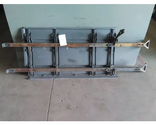 FREIGHTLINER CASCADIA 125 EVOLUTION CAB SKIRTSIDE FAIRING