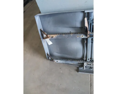 FREIGHTLINER CASCADIA 125 EVOLUTION CAB SKIRTSIDE FAIRING