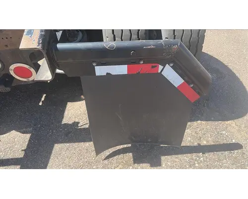 FREIGHTLINER CASCADIA 125 EVOLUTION MUD FLAP HANGER