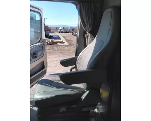 FREIGHTLINER CASCADIA 125 EVOLUTION SEAT, FRONT