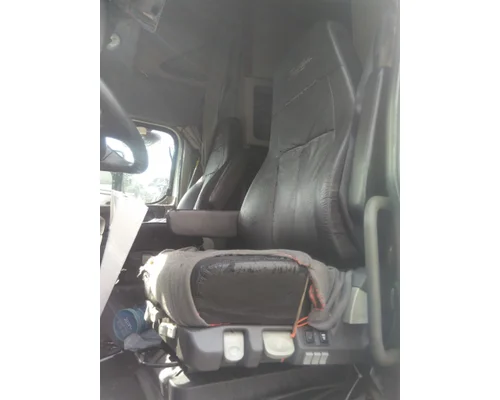 FREIGHTLINER CASCADIA 125 EVOLUTION SEAT, FRONT