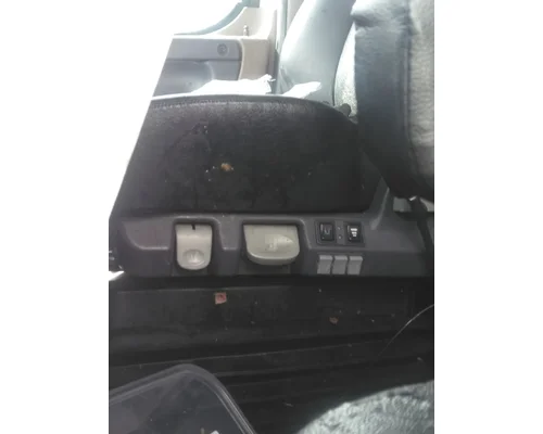 FREIGHTLINER CASCADIA 125 EVOLUTION SEAT, FRONT