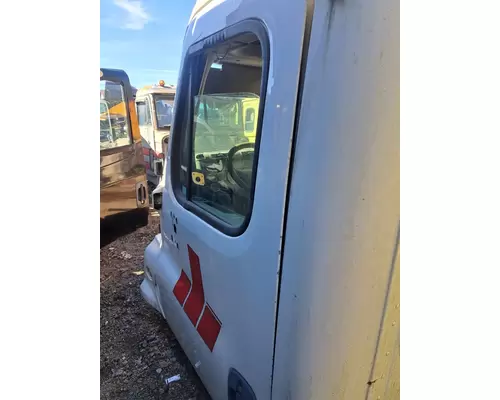 FREIGHTLINER CASCADIA 125BBC Cab Mount