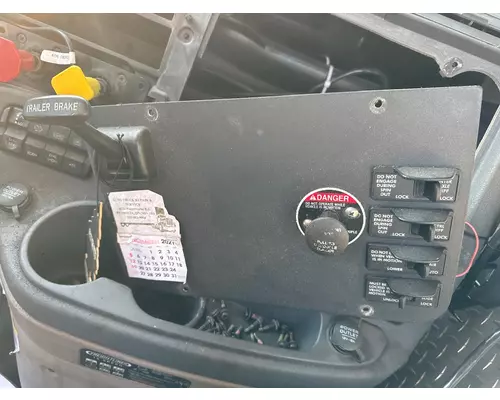 FREIGHTLINER CASCADIA 125BBC Cab Mount
