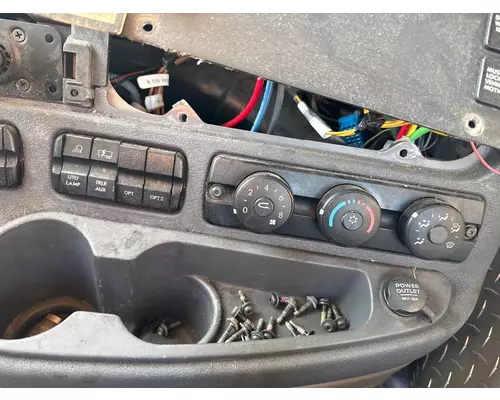 FREIGHTLINER CASCADIA 125BBC Cab Mount