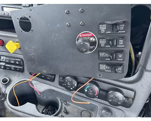 FREIGHTLINER CASCADIA 125BBC Cab Mount
