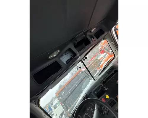 FREIGHTLINER CASCADIA 125BBC Cab Mount