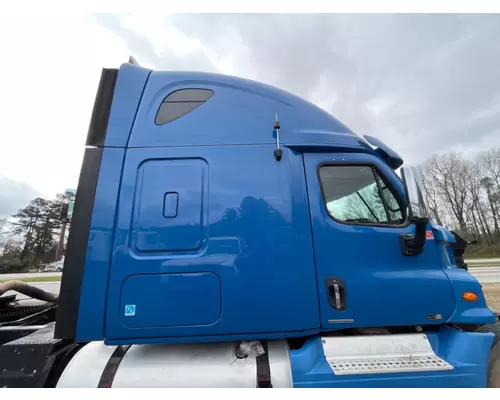 FREIGHTLINER CASCADIA 125BBC Cab