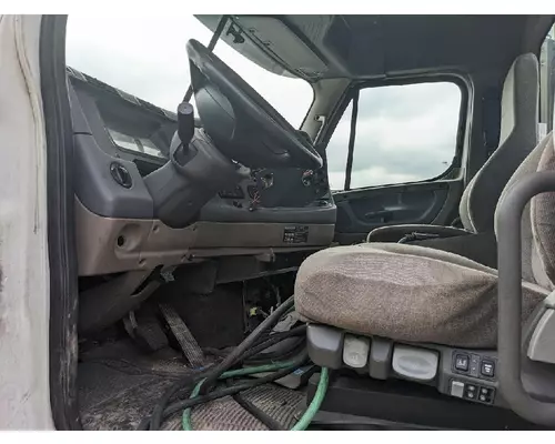 FREIGHTLINER CASCADIA 125BBC Complete Vehicle
