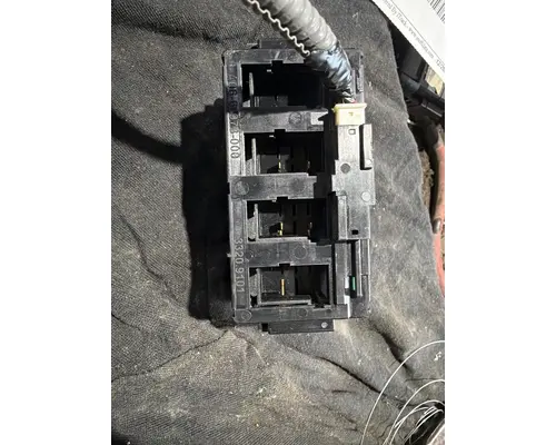 FREIGHTLINER CASCADIA 125BBC Dash Console Switch