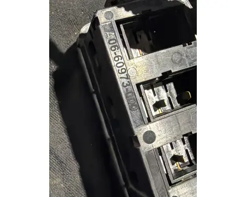 FREIGHTLINER CASCADIA 125BBC Dash Console Switch