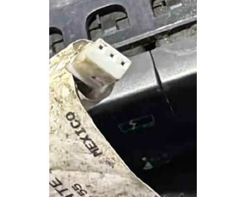 FREIGHTLINER CASCADIA 125BBC Dash Console Switch