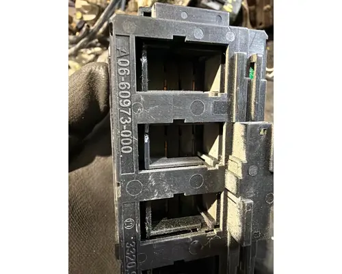 FREIGHTLINER CASCADIA 125BBC Dash Console Switch