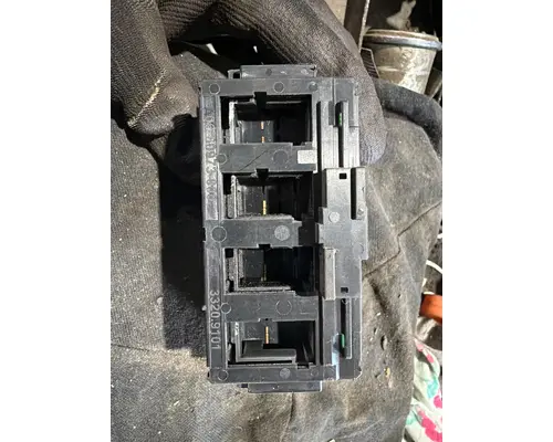 FREIGHTLINER CASCADIA 125BBC Dash Console Switch