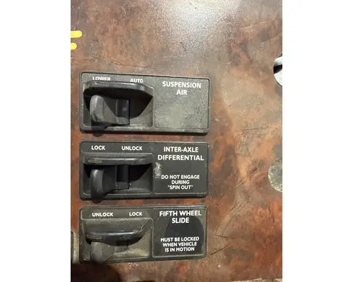 FREIGHTLINER CASCADIA 125BBC Dash Panel