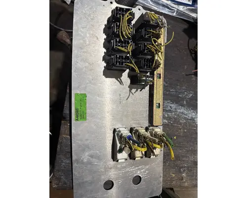 FREIGHTLINER CASCADIA 125BBC Dash Panel