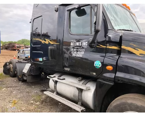FREIGHTLINER CASCADIA 125BBC Door Assembly, Front