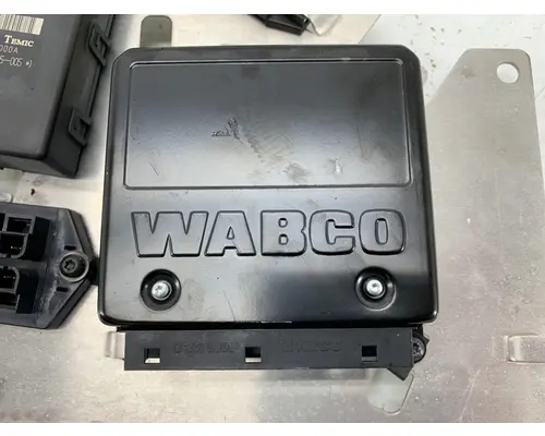 FREIGHTLINER CASCADIA 125BBC ECM (chassis control module)