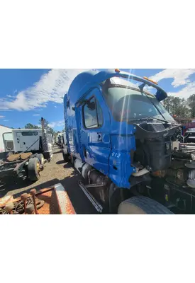 FREIGHTLINER CASCADIA 125BBC Fender
