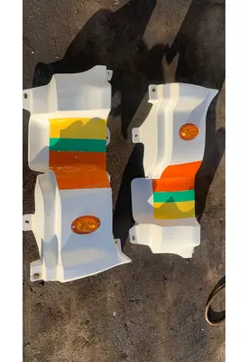 FREIGHTLINER CASCADIA 125BBC Fender