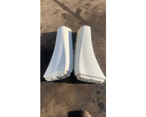 FREIGHTLINER CASCADIA 125BBC Fender