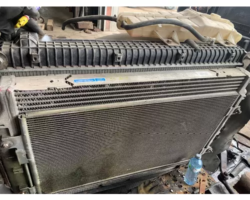 FREIGHTLINER CASCADIA 125BBC Radiator