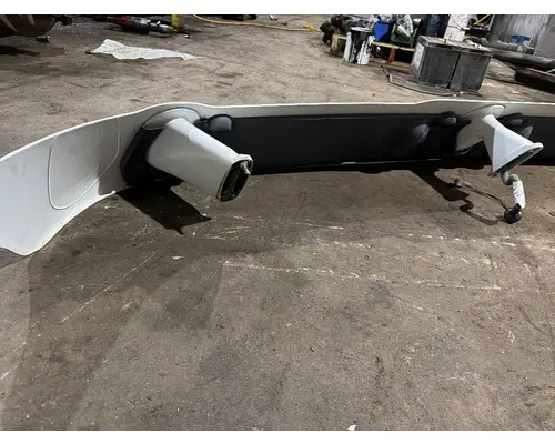 FREIGHTLINER CASCADIA 125BBC Sun Visor (External)