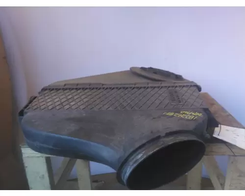 FREIGHTLINER CASCADIA 125 AIR CLEANER