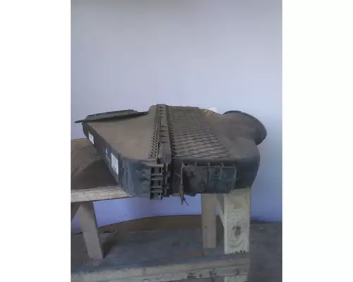 FREIGHTLINER CASCADIA 125 AIR CLEANER