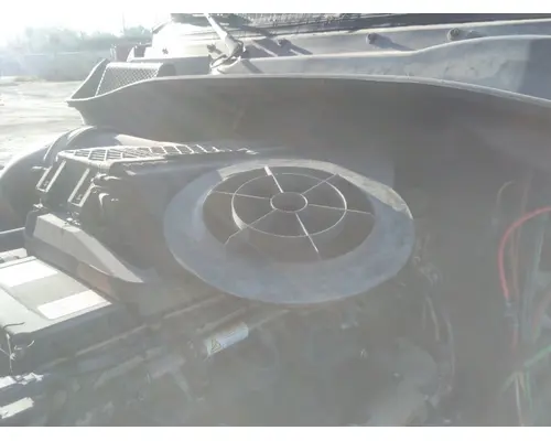 FREIGHTLINER CASCADIA 125 AIR CLEANER