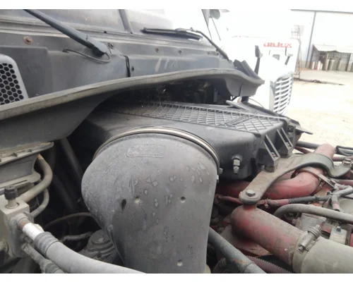 FREIGHTLINER CASCADIA 125 AIR CLEANER