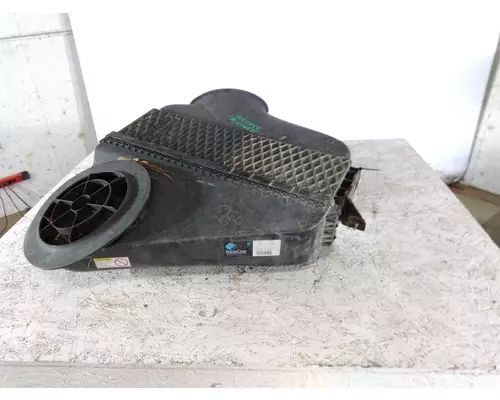 FREIGHTLINER CASCADIA 125 AIR CLEANER