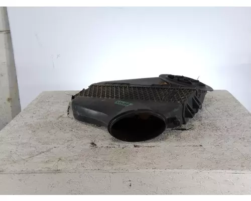 FREIGHTLINER CASCADIA 125 AIR CLEANER