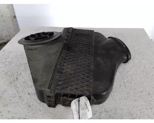 FREIGHTLINER CASCADIA 125 AIR CLEANER