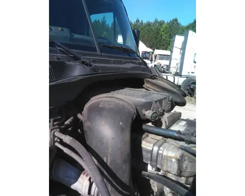 FREIGHTLINER CASCADIA 125 AIR CLEANER