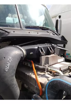 FREIGHTLINER CASCADIA 125 AIR CLEANER